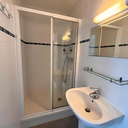 4 Pieces Avec Balcon Face Mer, Proche Et Commerces, Ideal Famillies - Fr-1-197-199 * Les Sables-dʼOlonne