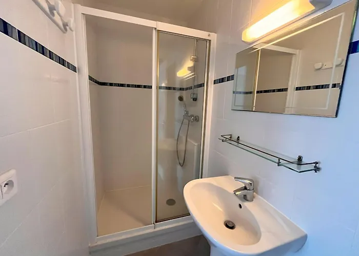 4 Pieces Avec Balcon Face Mer, Proche Et Commerces, Ideal Famillies - Fr-1-197-199 * Les Sables-dʼOlonne