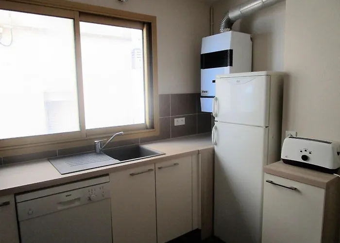 4 Pieces Avec Balcon Face Mer, Proche Et Commerces, Ideal Famillies - Fr-1-197-199 Apartman